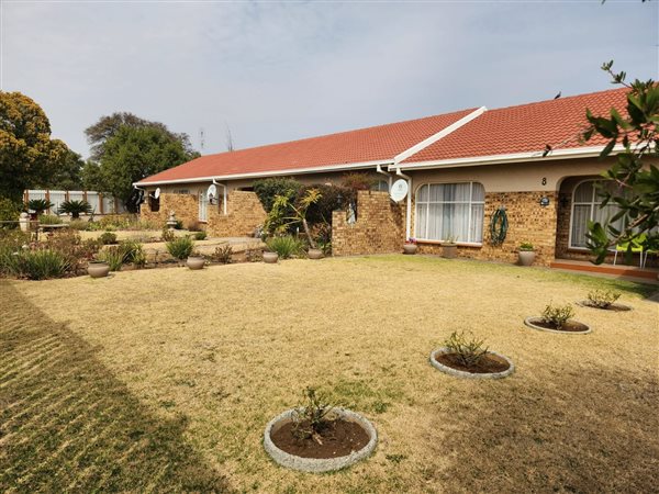 To Let 2 Bedroom Property for Rent in Flimieda North West